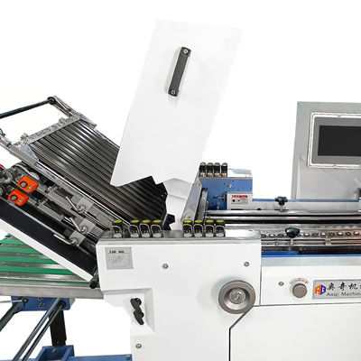 Machine à plier du papier industriel ceinture silencieuse entraînée 530 mm largeur pour livret 220m/min