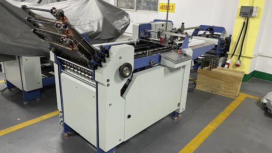 Machine automatique industrielle de pli du papier A3 pour les tracts pharmaceutiques de livret