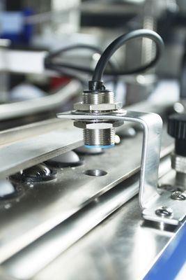 Machine à plier du papier de grand format pharmaceutique à dossier extérieur Certificat CE avec système d'inspection par caméra